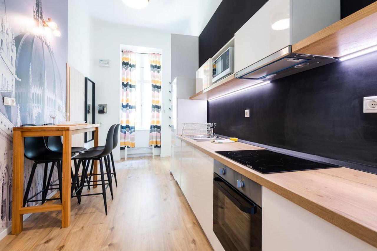 Budapest4Fun - New Apt In The Heart Of Budapest Luaran gambar