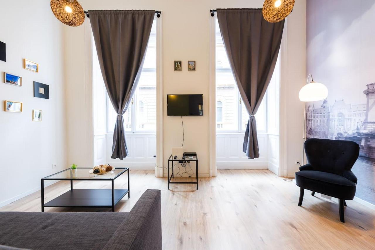 Budapest4Fun - New Apt In The Heart Of Budapest Luaran gambar